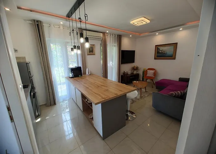 Holiday Home & Apartments Primavera
