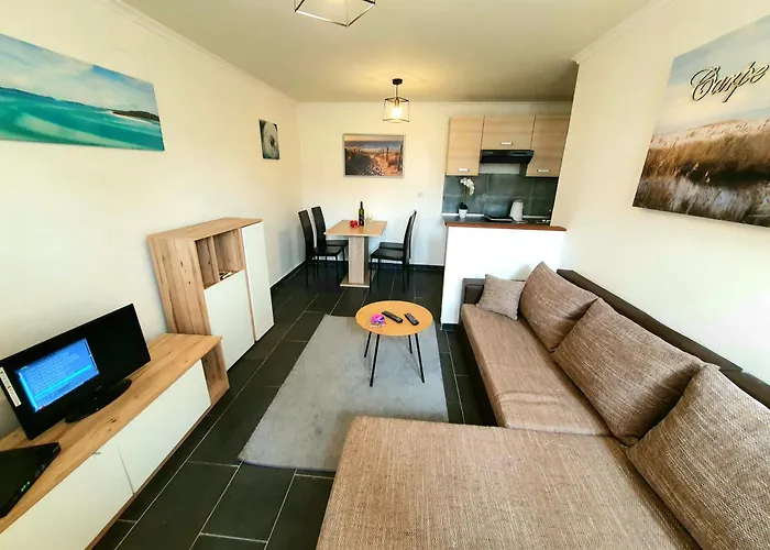 Holiday Home & Apartments Primavera