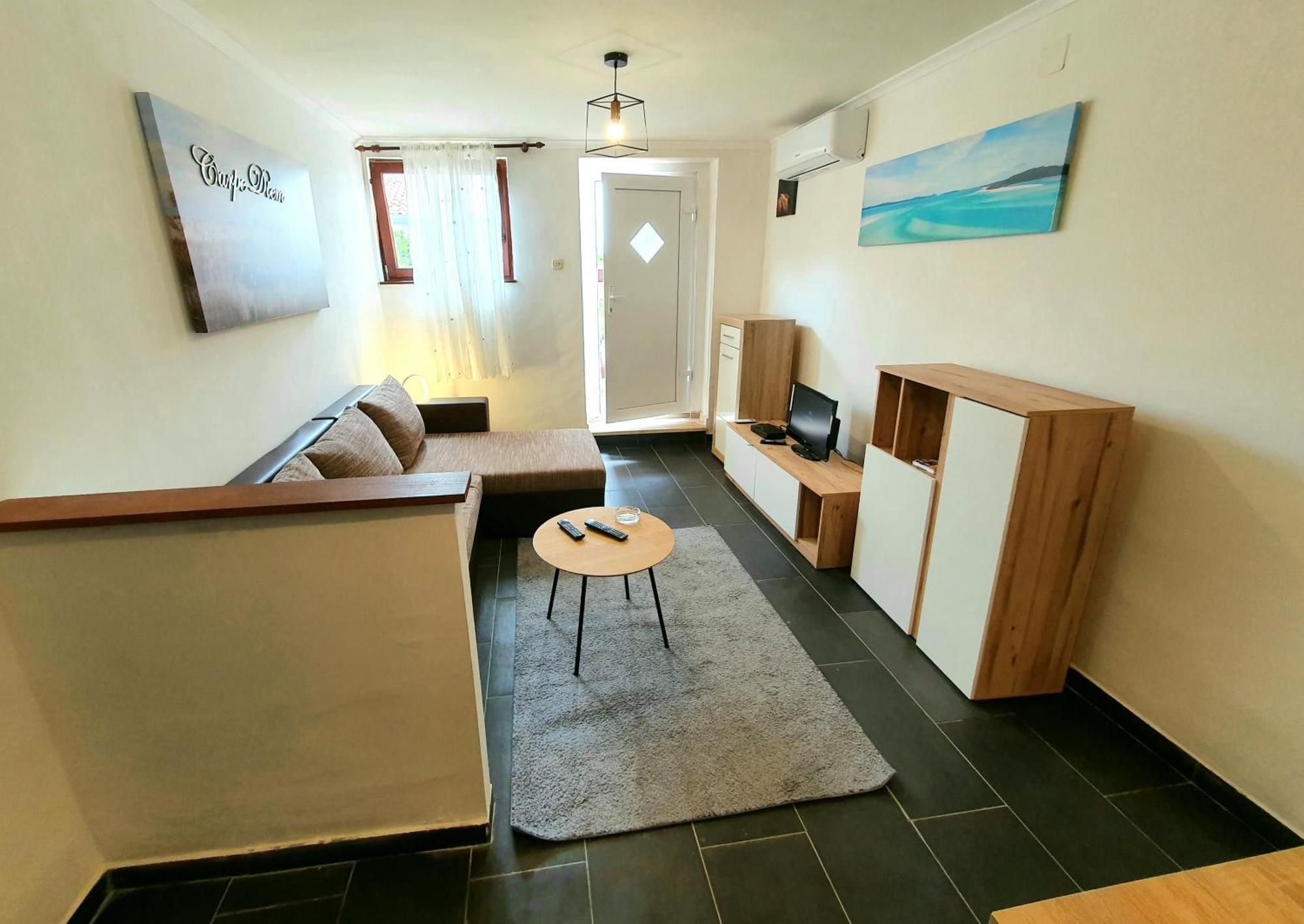 Holiday & Primavera Apartment